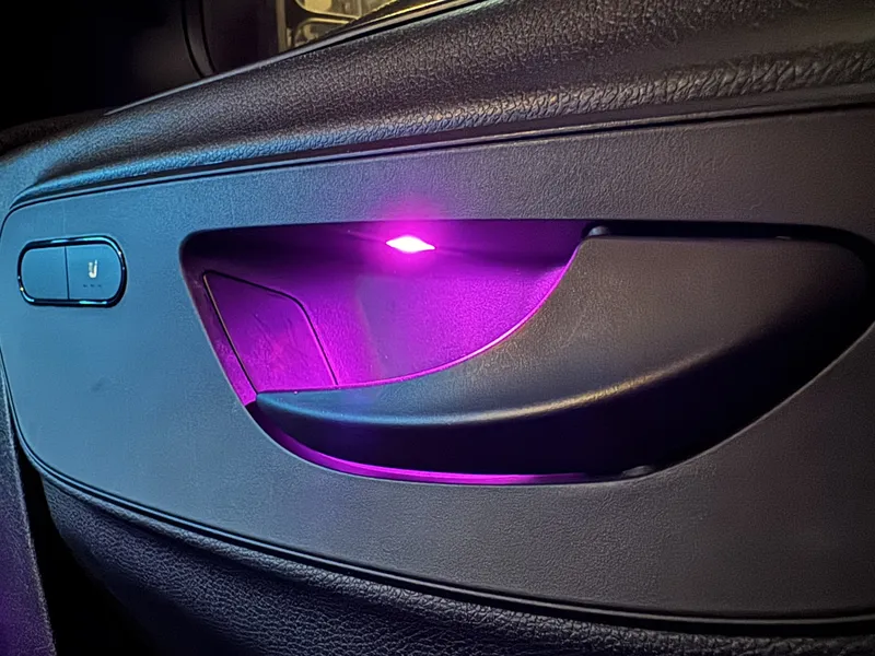 Mercedes-Benz Sprinter: Ambientebeleuchtung – Innenraum- und Detailansicht 1