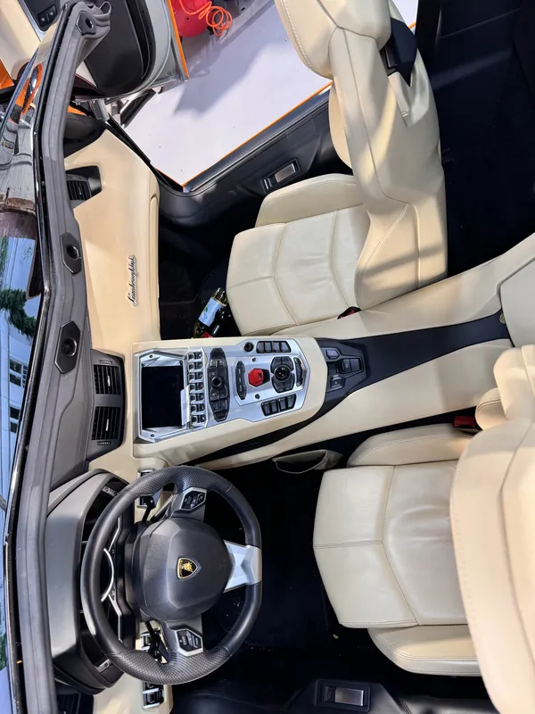 Lamborghini – Fahrzeugdetail 3