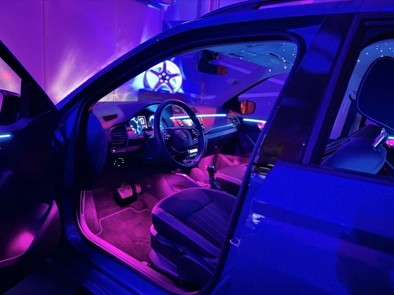 Škoda Fabia: Ambientebeleuchtung & Sternenhimmel – Innenraum- und Detailansicht 8