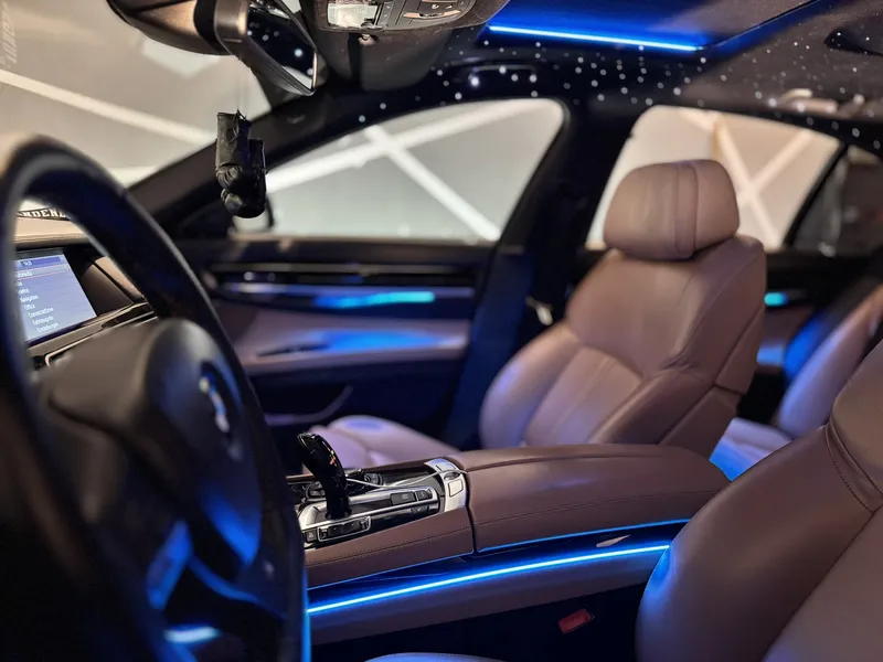 BMW 7er F01: Ambientebeleuchtung & Sternenhimmel – Innenraum- und Detailansicht 5