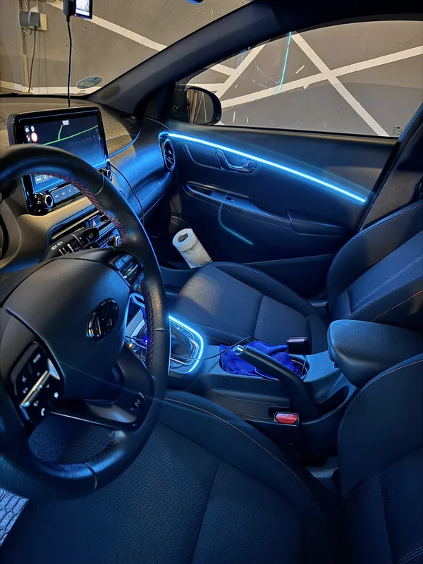 Hyundai Kona: Ambientebeleuchtung – Innenraum- und Detailansicht 4