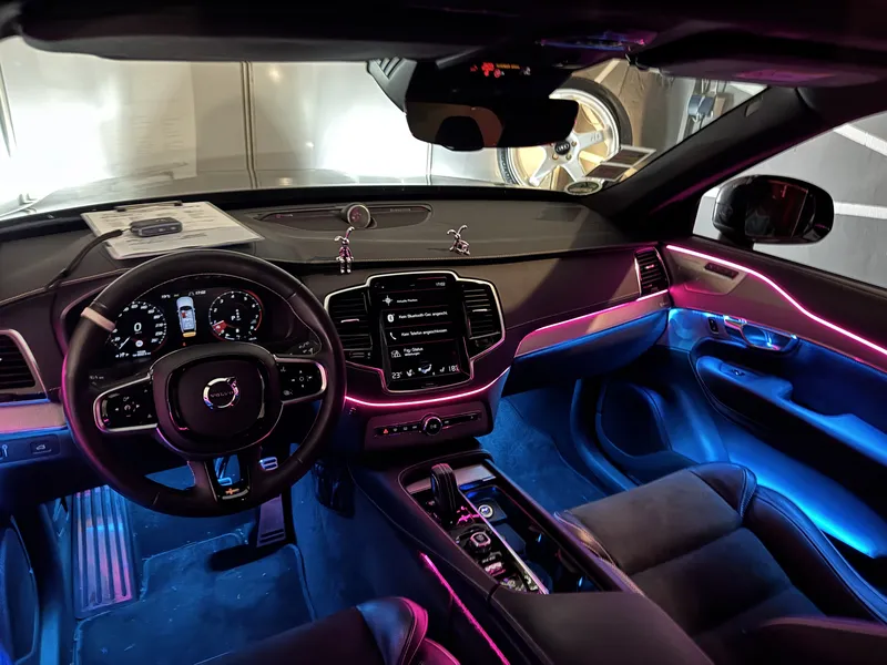 Volvo XC90: Ambientebeleuchtung – Innenraum- und Detailansicht 2