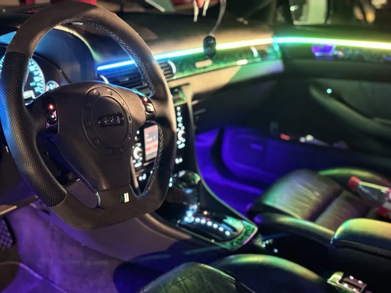 Audi A6 C5: Ambientebeleuchtung – Innenraum- und Detailansicht 6