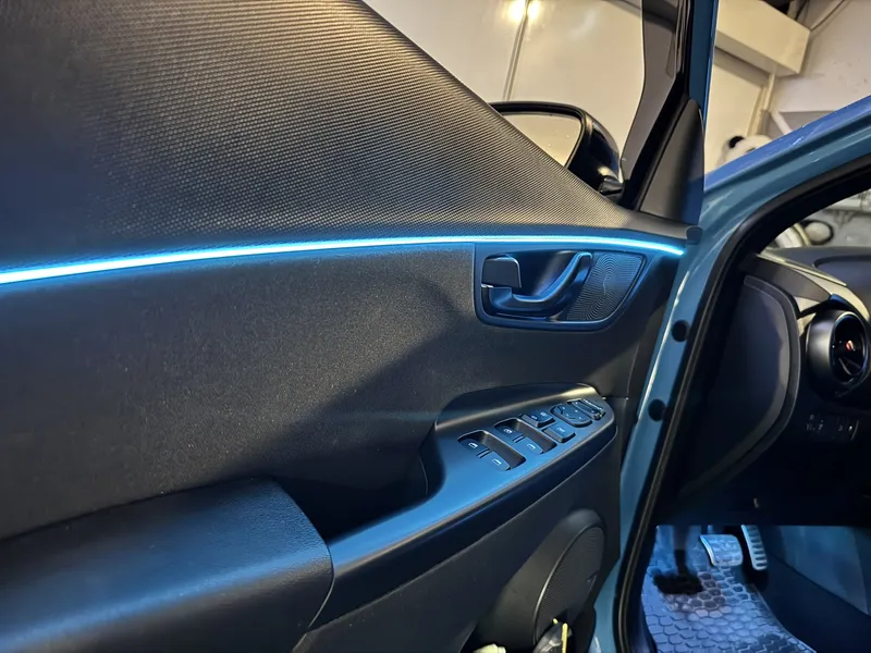 Hyundai Kona: Ambientebeleuchtung – Innenraum- und Detailansicht 6