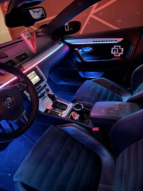 Volkswagen Passat CC: Ambientebeleuchtung – Innenraum- und Detailansicht 2