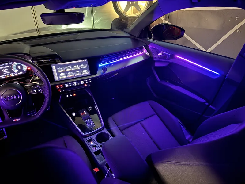 Audi A4: Ambientebeleuchtung – Innenraum- und Detailansicht 3