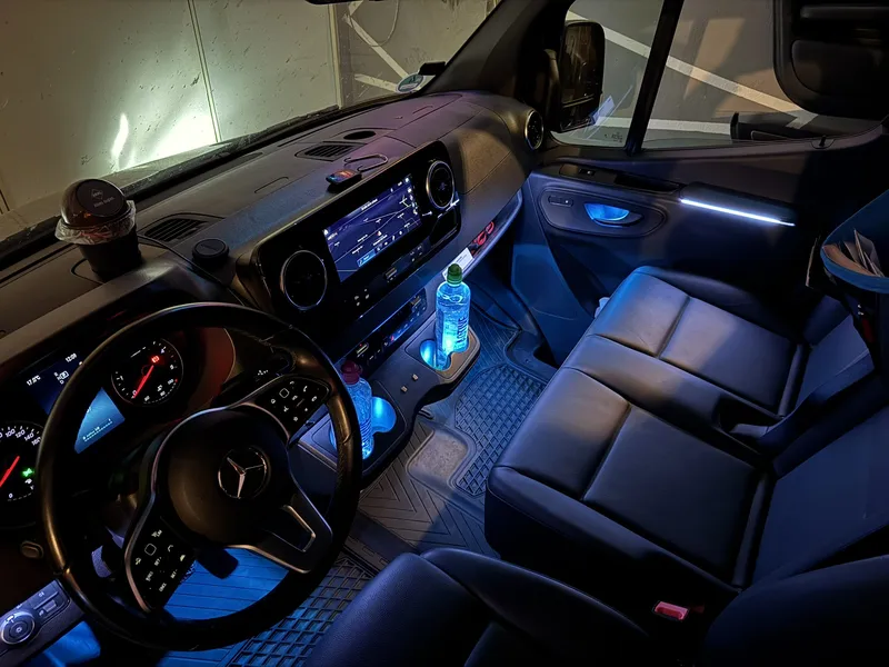 Mercedes-Benz Sprinter: Ambientebeleuchtung – Innenraum- und Detailansicht 3