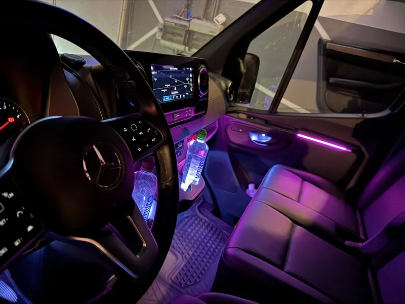 Mercedes-Benz Sprinter: Ambientebeleuchtung – Innenraum- und Detailansicht 5