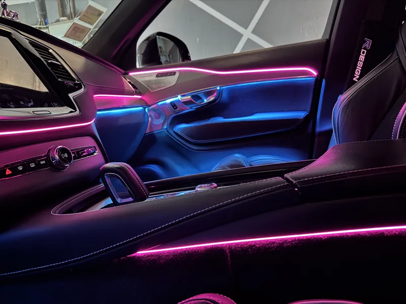 Volvo XC90: Ambientebeleuchtung – Innenraum- und Detailansicht 4