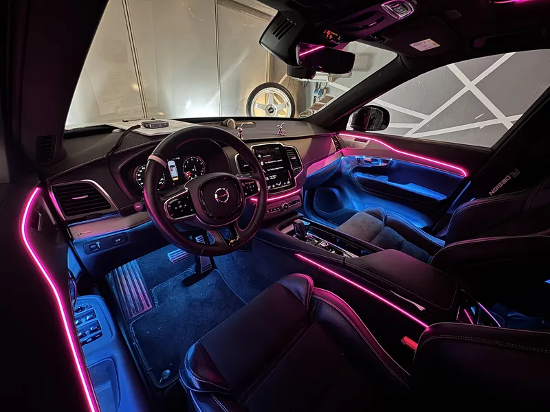 Volvo XC90: Ambientebeleuchtung – Innenraum- und Detailansicht 1