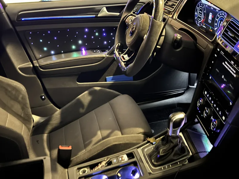 Volkswagen Golf 7: Ambientebeleuchtung – Innenraum- und Detailansicht 5