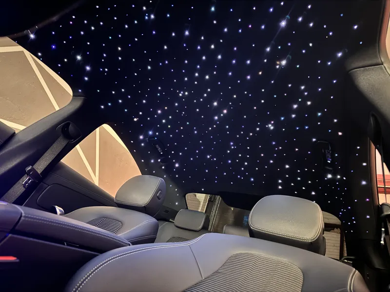 Mercedes-Benz CLA: Sternenhimmel – Innenraum- und Detailansicht 6