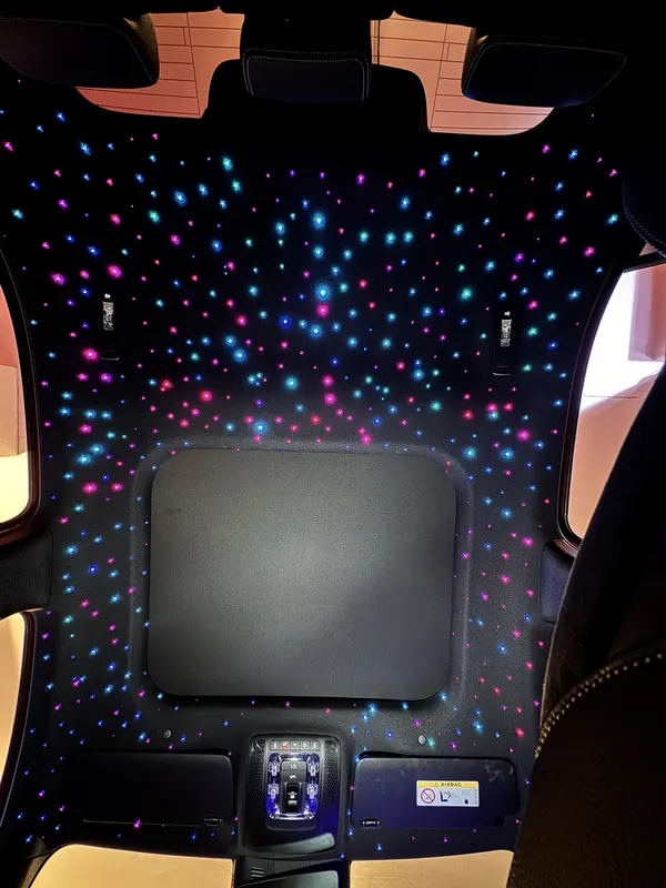 Mercedes-Benz CLA: Sternenhimmel – Innenraum- und Detailansicht 4