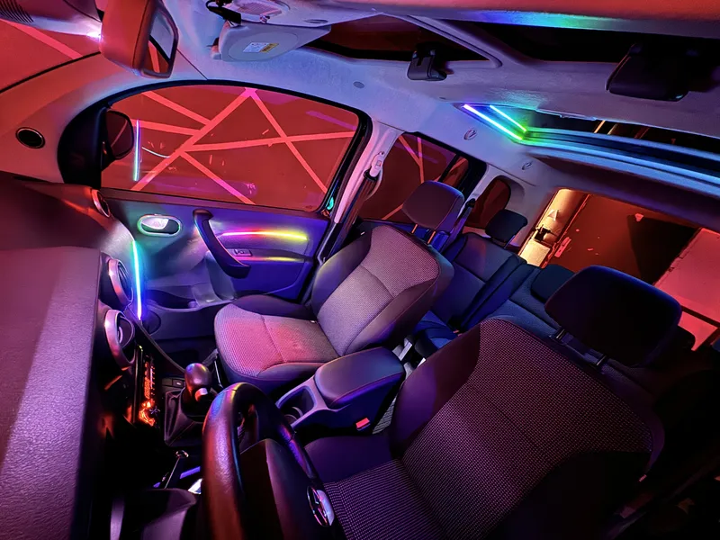 Mercedes-Benz Citan: Ambientebeleuchtung – Innenraum- und Detailansicht 4