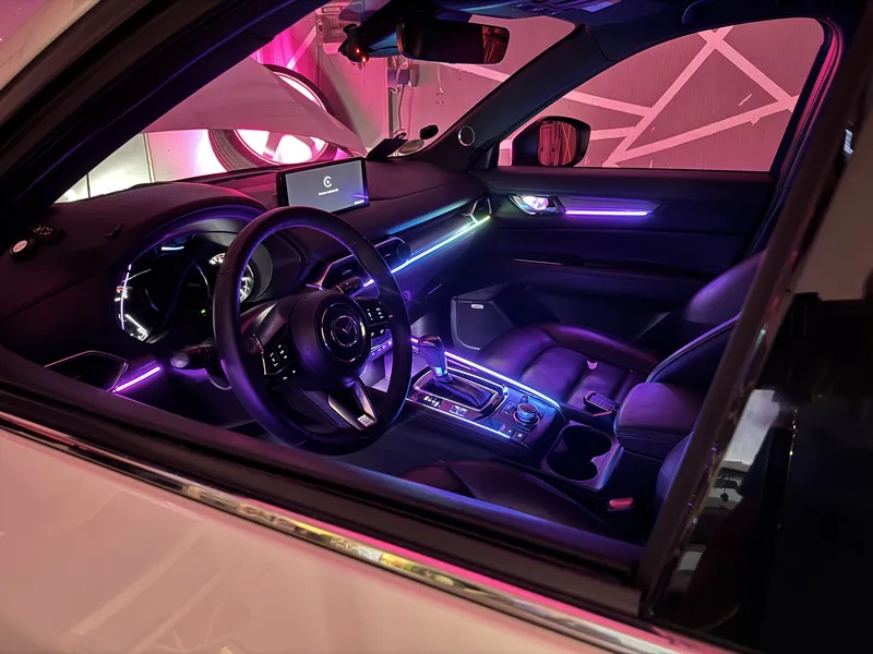 Mazda CX-5: Ambientebeleuchtung – Innenraum- und Detailansicht 5
