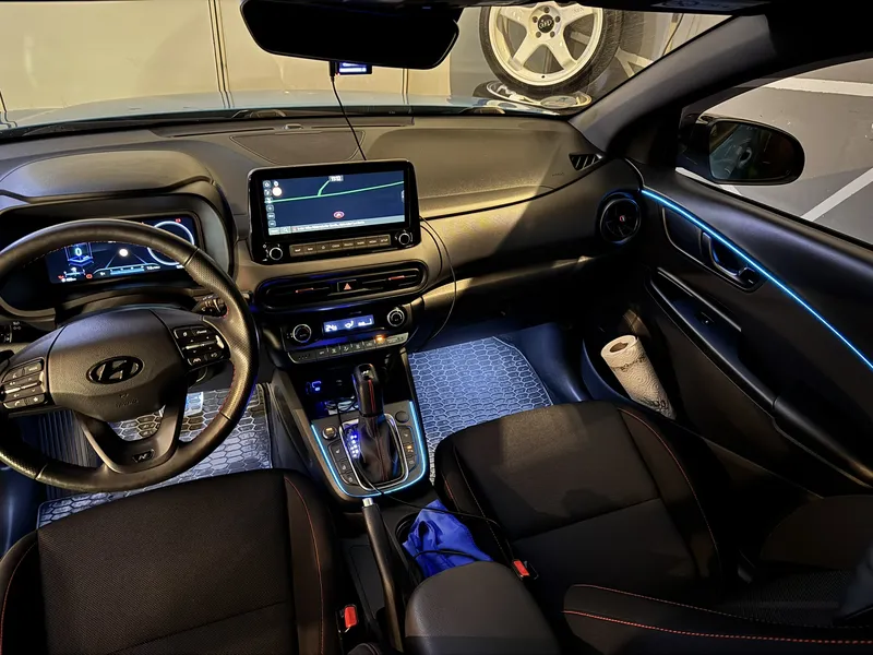 Hyundai Kona: Ambientebeleuchtung – Innenraum- und Detailansicht 2