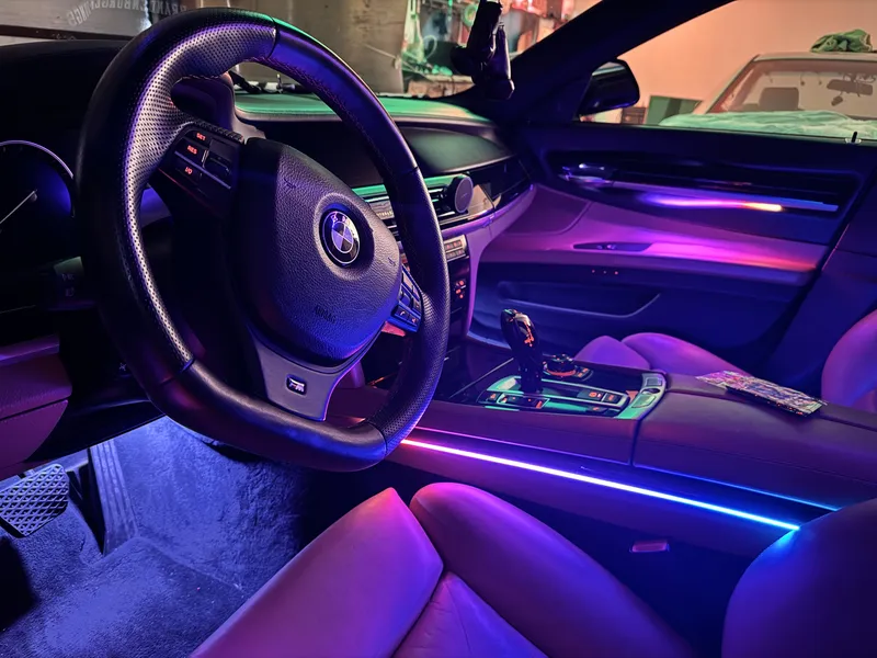 BMW 7er F01: Ambientebeleuchtung & Sternenhimmel – Innenraum- und Detailansicht 1