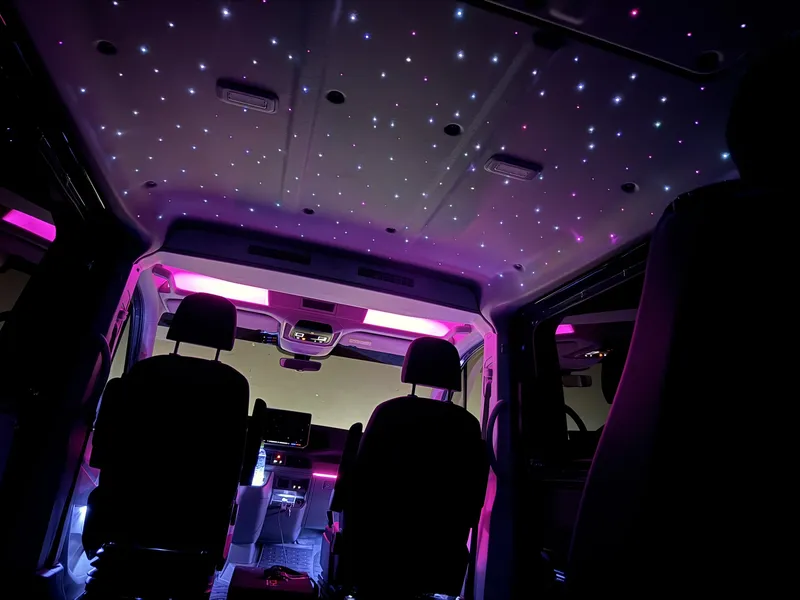 Volkswagen Crafter: Ambientebeleuchtung & Sternenhimmel – Innenraum- und Detailansicht 2