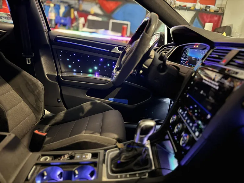 Volkswagen Golf 7: Ambientebeleuchtung – Innenraum- und Detailansicht 3