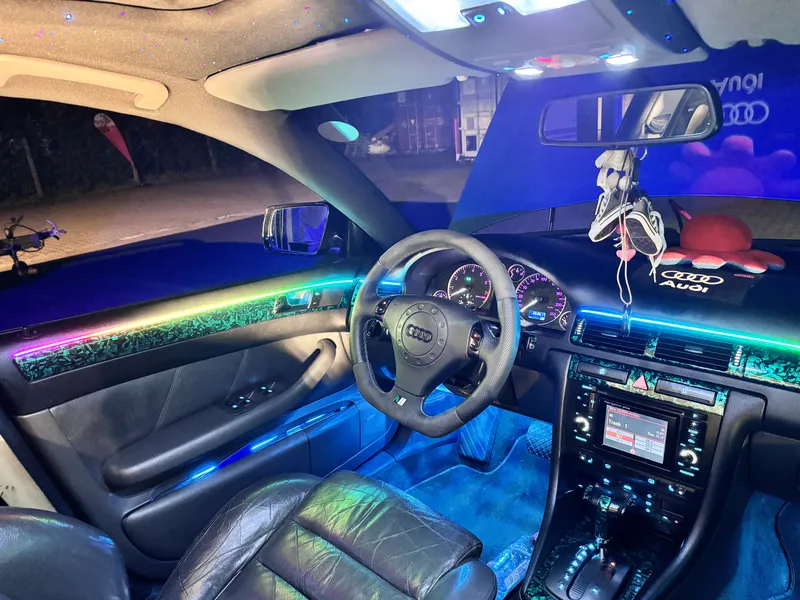 Audi A6 C5: Ambientebeleuchtung – Innenraum- und Detailansicht 3