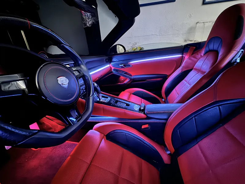 Porsche 911: Ambientebeleuchtung – Innenraum- und Detailansicht 2