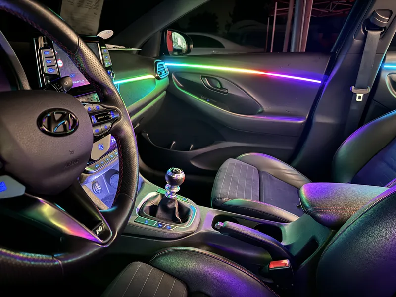 Hyundai i30: Ambientebeleuchtung & Sternenhimmel – Innenraum- und Detailansicht 7