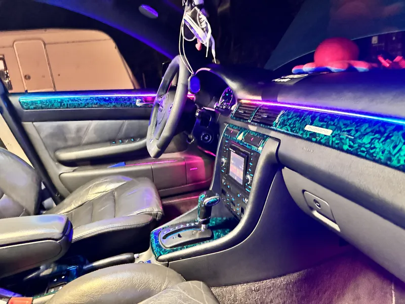 Audi A6 C5: Ambientebeleuchtung – Innenraum- und Detailansicht 4