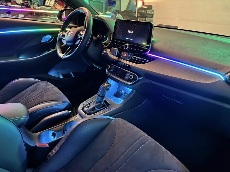 Hyundai i30: Ambientebeleuchtung & Sternenhimmel – Innenraum- und Detailansicht 8