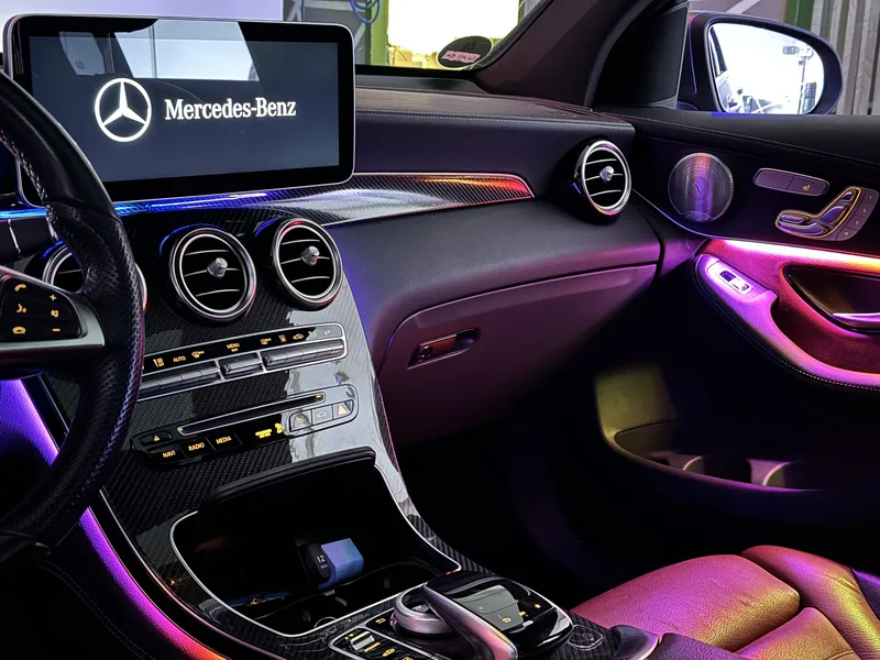 Mercedes-Benz GLC: Ambientebeleuchtung & Sternenhimmel – Innenraum- und Detailansicht 5